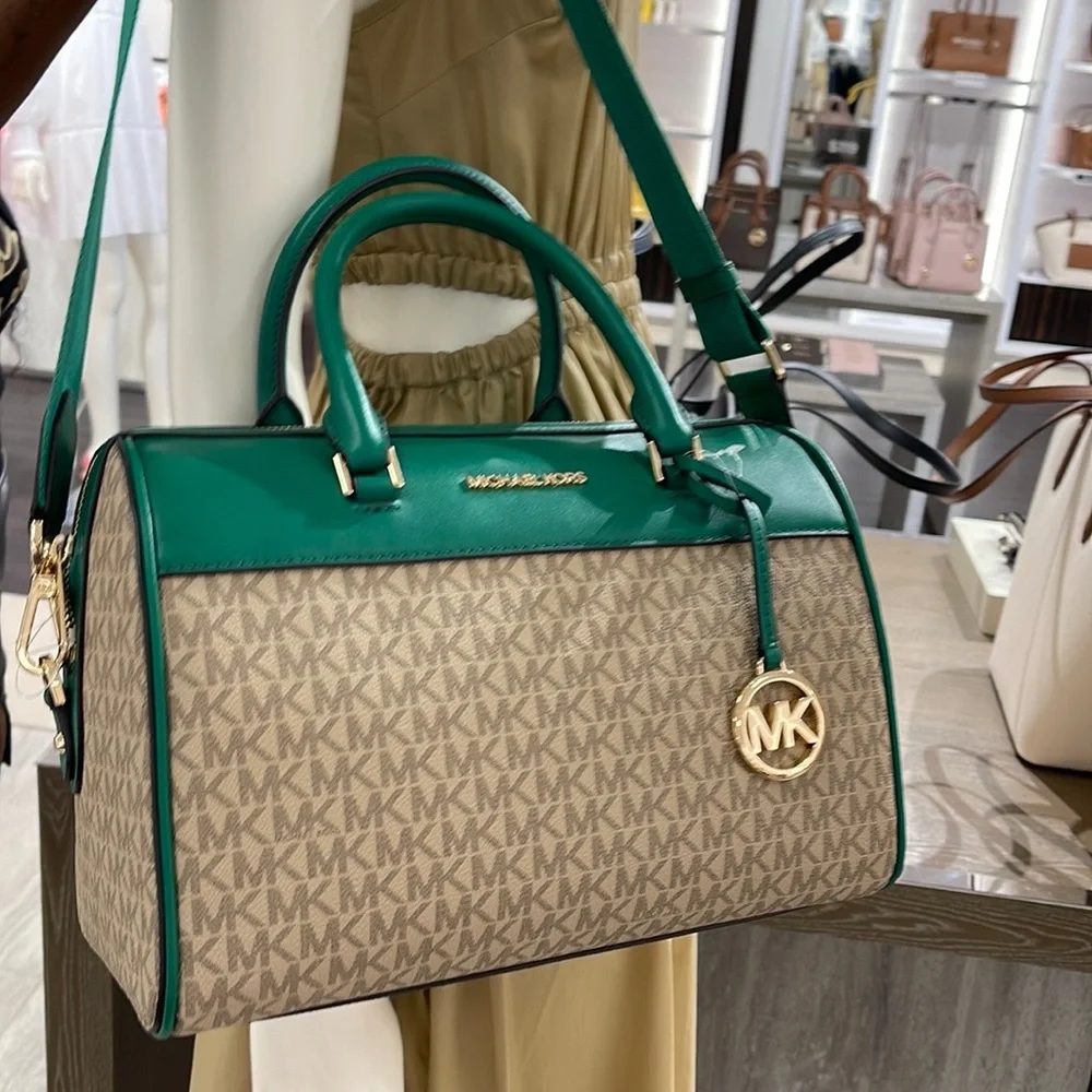 Michael Kors med Duffle Travel - Leather/Coated
PALMETTO GREEN 
MD DUFFLE
NWT - Picture 8 of 16